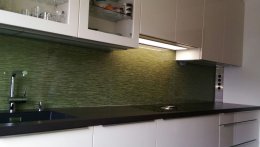 Küchenrückwand_grün.jpg